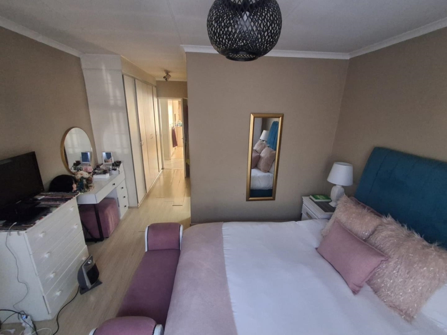 4 Bedroom Property for Sale in Liefde en Vrede Gauteng