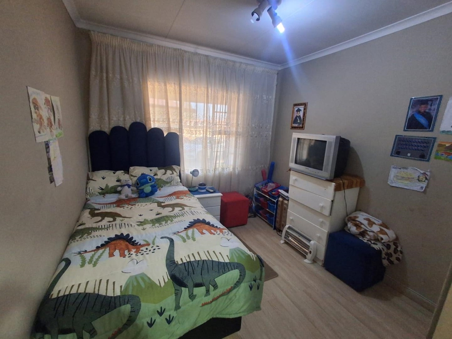 4 Bedroom Property for Sale in Liefde en Vrede Gauteng