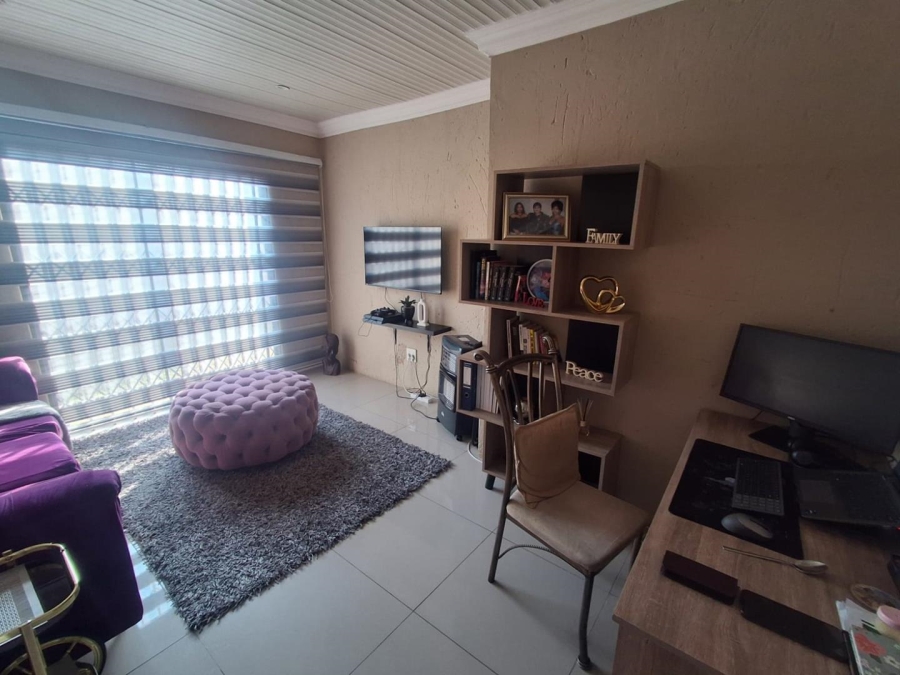 4 Bedroom Property for Sale in Liefde en Vrede Gauteng
