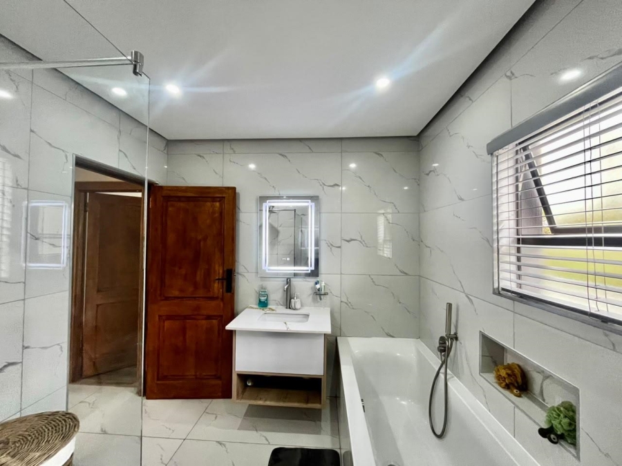 4 Bedroom Property for Sale in Willow Acres Gauteng