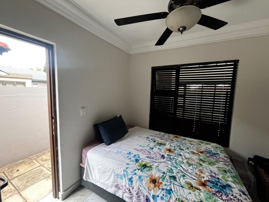 4 Bedroom Property for Sale in Willow Acres Gauteng