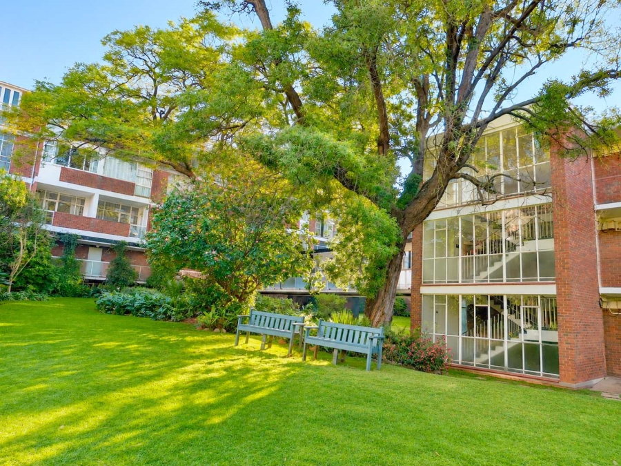 To Let 2 Bedroom Property for Rent in Illovo Gauteng