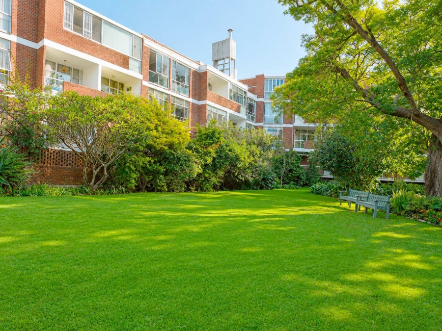 To Let 2 Bedroom Property for Rent in Illovo Gauteng