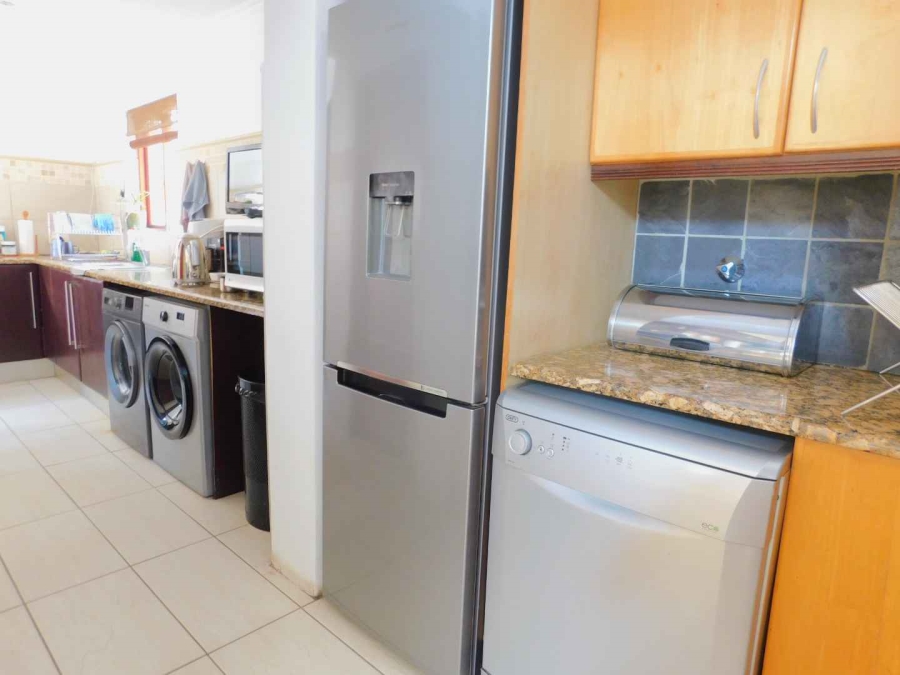 To Let 3 Bedroom Property for Rent in Bryanston Gauteng