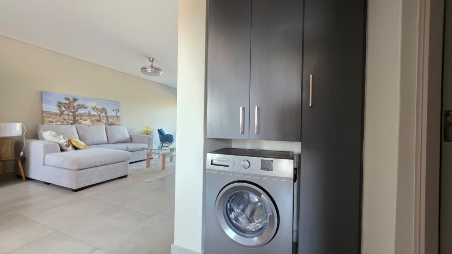 2 Bedroom Property for Sale in Die Hoewes Gauteng