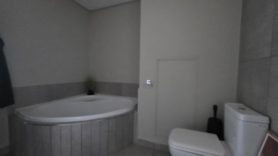 2 Bedroom Property for Sale in Die Hoewes Gauteng