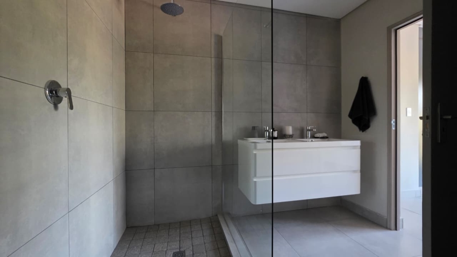 2 Bedroom Property for Sale in Die Hoewes Gauteng