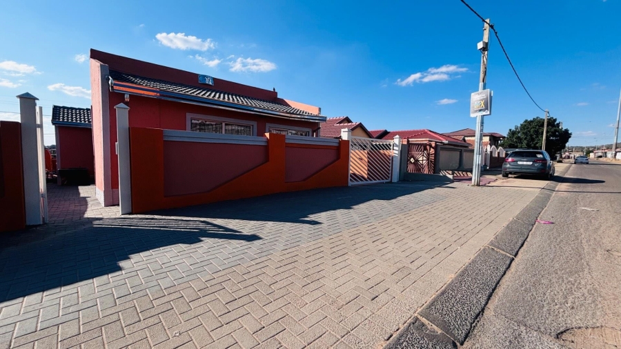 3 Bedroom Property for Sale in Morula View Gauteng