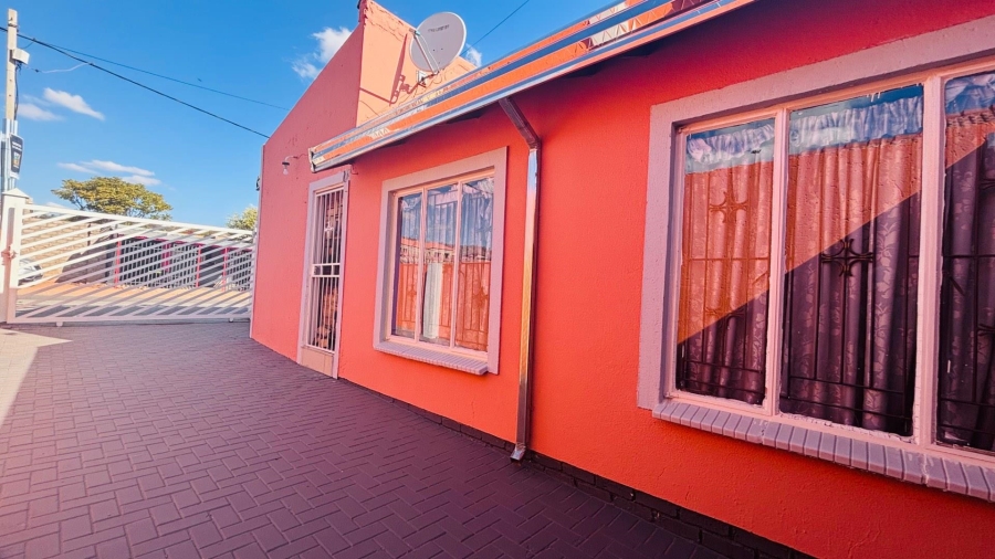 3 Bedroom Property for Sale in Morula View Gauteng