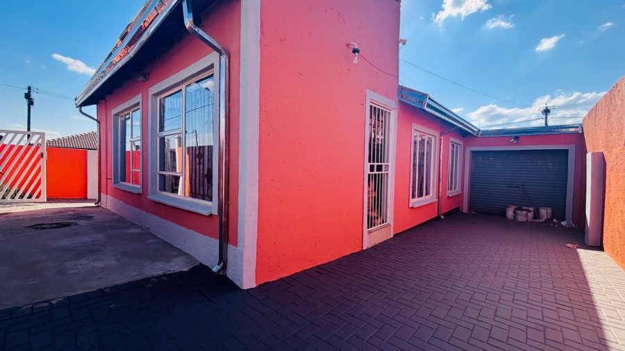 3 Bedroom Property for Sale in Morula View Gauteng