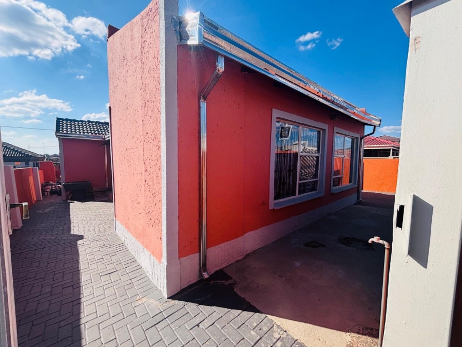 3 Bedroom Property for Sale in Morula View Gauteng
