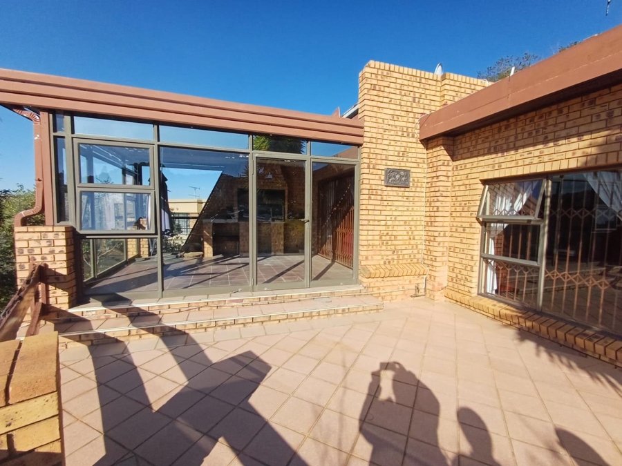 4 Bedroom Property for Sale in Glenvista Gauteng