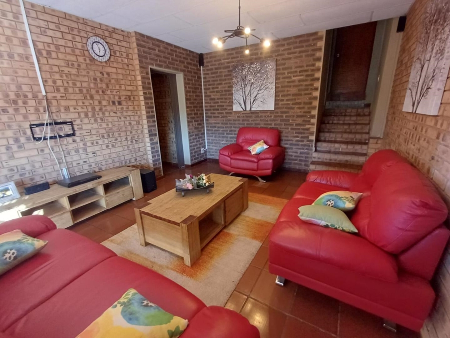 4 Bedroom Property for Sale in Glenvista Gauteng