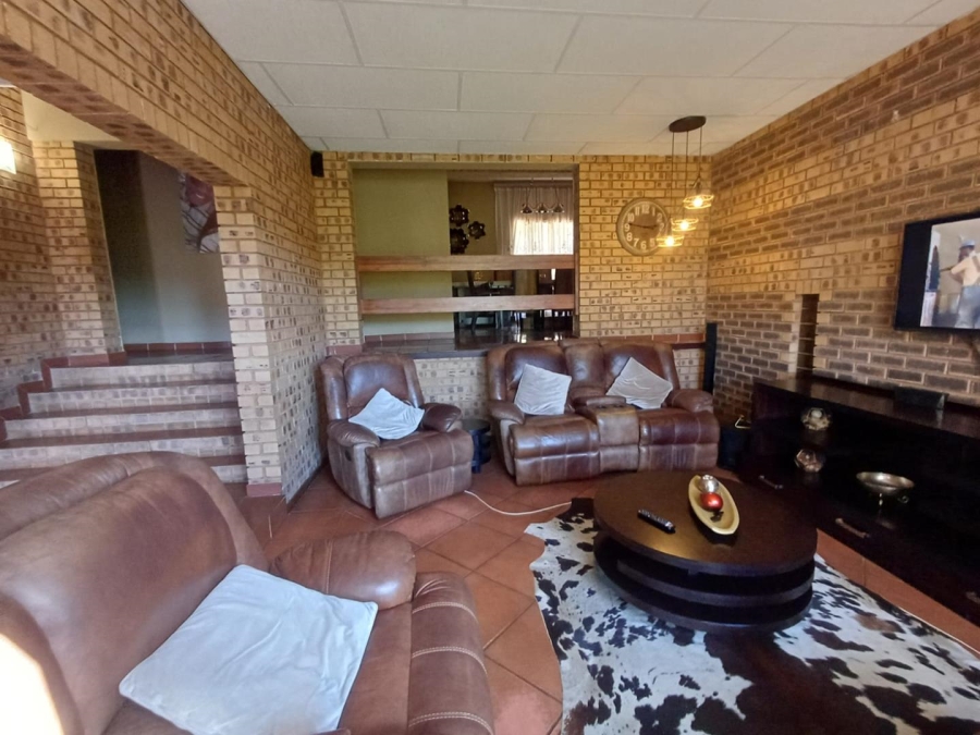 4 Bedroom Property for Sale in Glenvista Gauteng