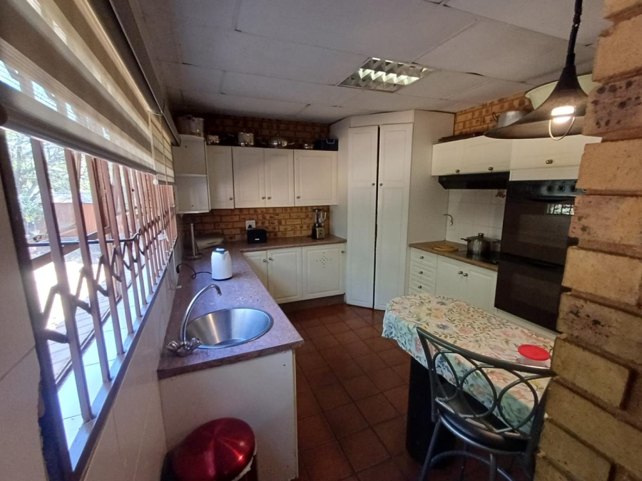 4 Bedroom Property for Sale in Glenvista Gauteng