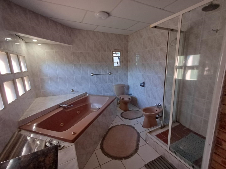 4 Bedroom Property for Sale in Glenvista Gauteng