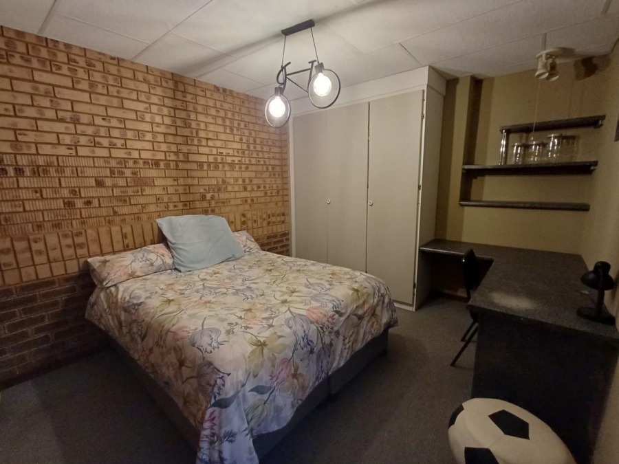 4 Bedroom Property for Sale in Glenvista Gauteng