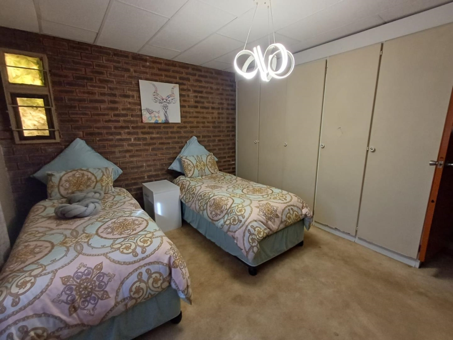 4 Bedroom Property for Sale in Glenvista Gauteng