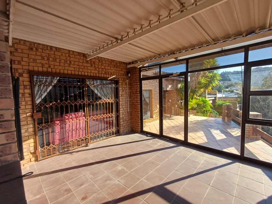 4 Bedroom Property for Sale in Glenvista Gauteng