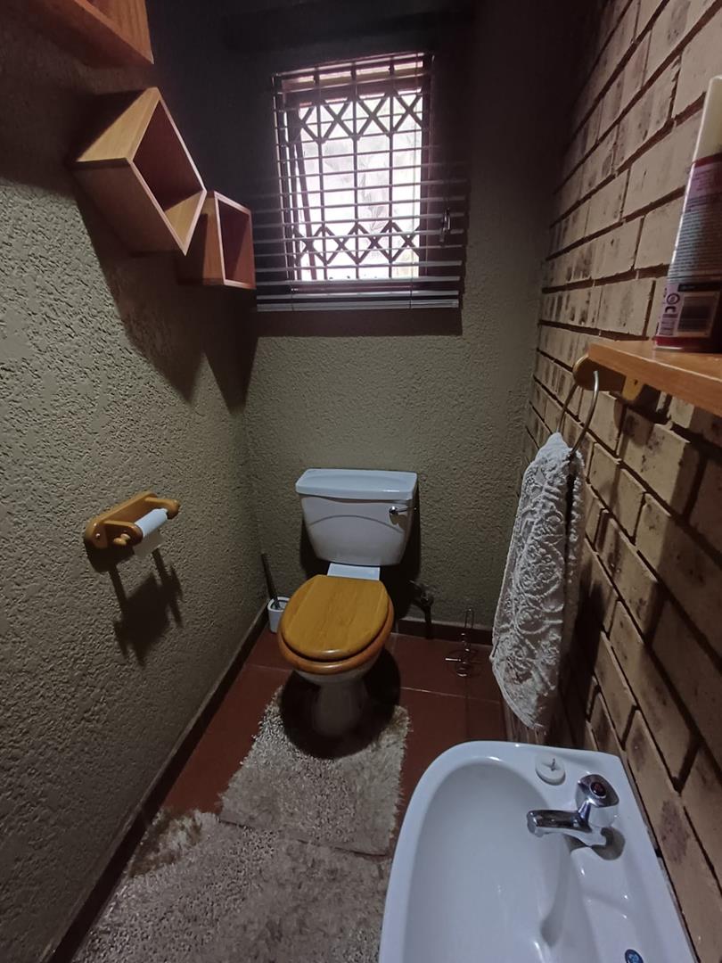 4 Bedroom Property for Sale in Glenvista Gauteng