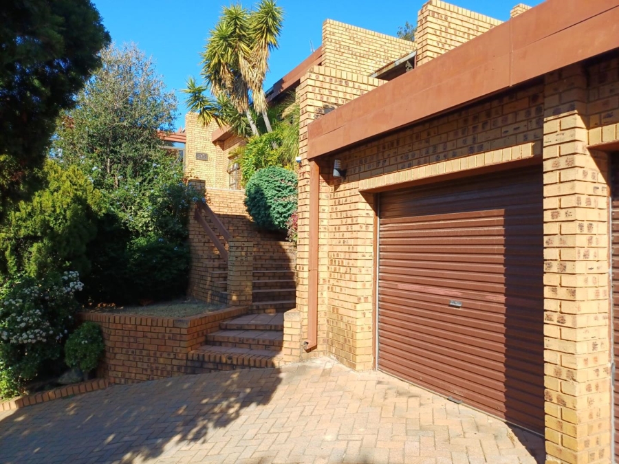 4 Bedroom Property for Sale in Glenvista Gauteng