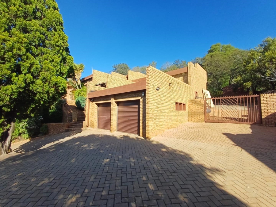 4 Bedroom Property for Sale in Glenvista Gauteng