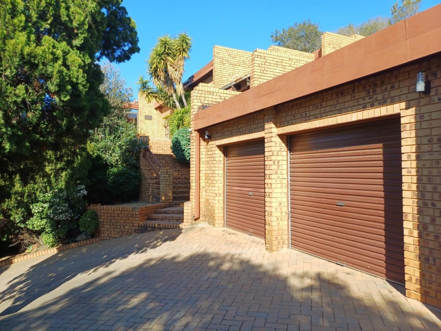 4 Bedroom Property for Sale in Glenvista Gauteng