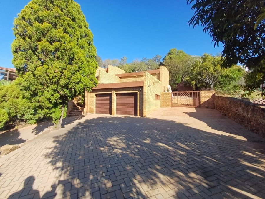4 Bedroom Property for Sale in Glenvista Gauteng