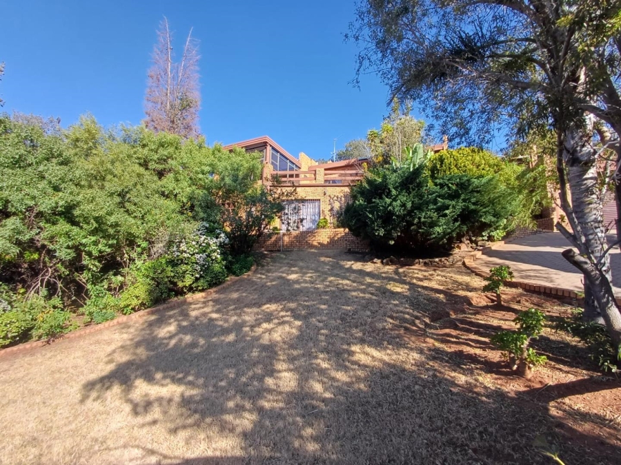 4 Bedroom Property for Sale in Glenvista Gauteng