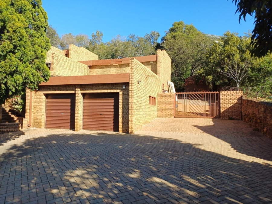 4 Bedroom Property for Sale in Glenvista Gauteng