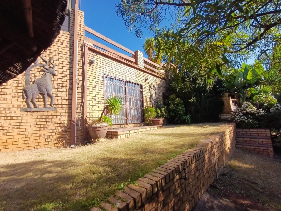 4 Bedroom Property for Sale in Glenvista Gauteng