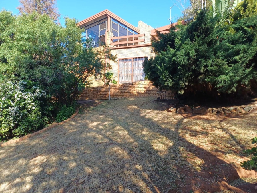 4 Bedroom Property for Sale in Glenvista Gauteng