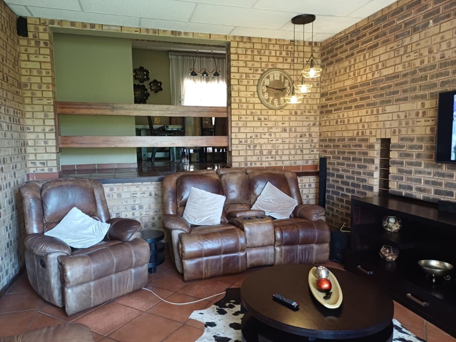 4 Bedroom Property for Sale in Glenvista Gauteng
