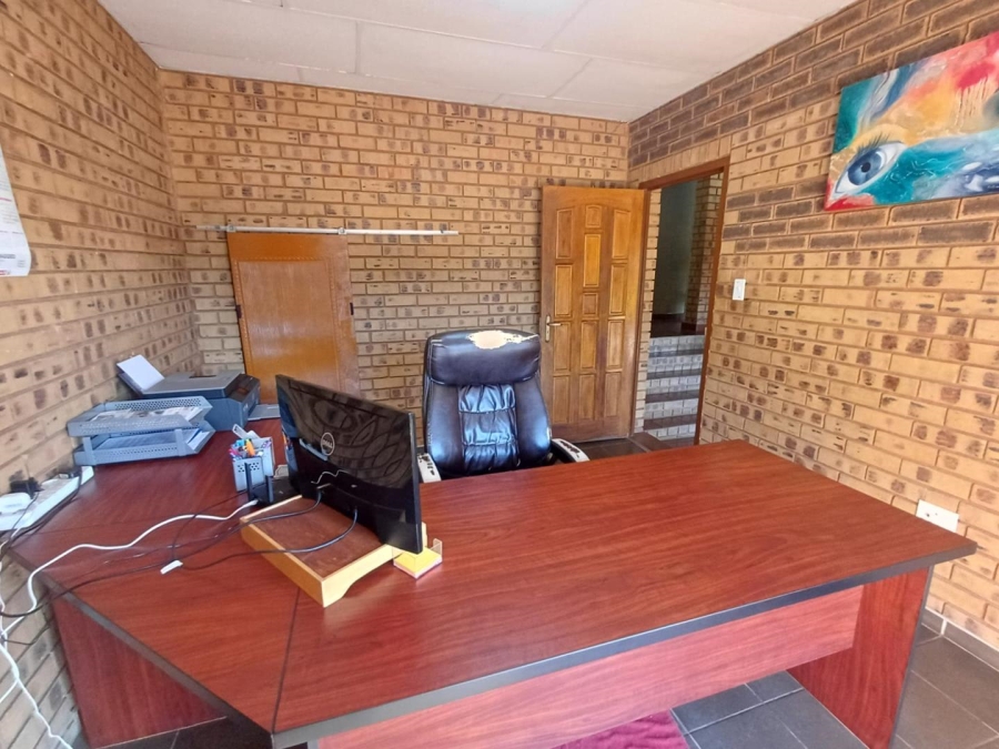 4 Bedroom Property for Sale in Glenvista Gauteng