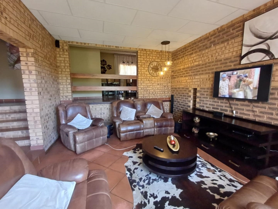 4 Bedroom Property for Sale in Glenvista Gauteng