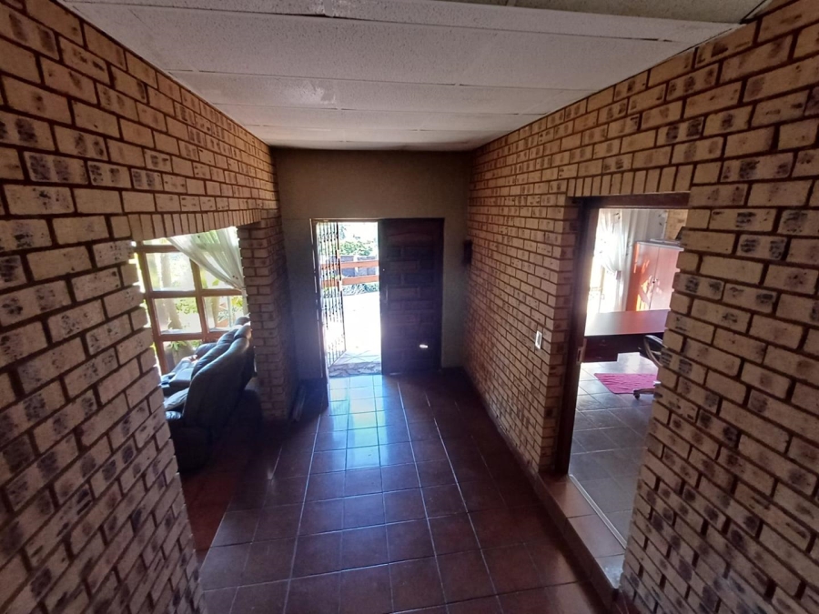 4 Bedroom Property for Sale in Glenvista Gauteng