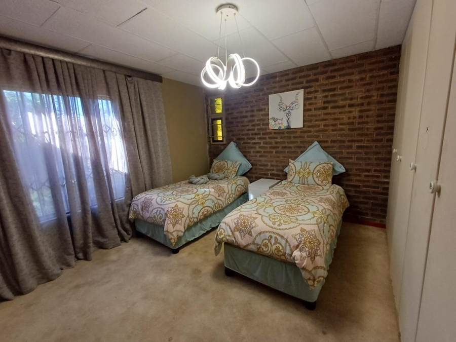 4 Bedroom Property for Sale in Glenvista Gauteng