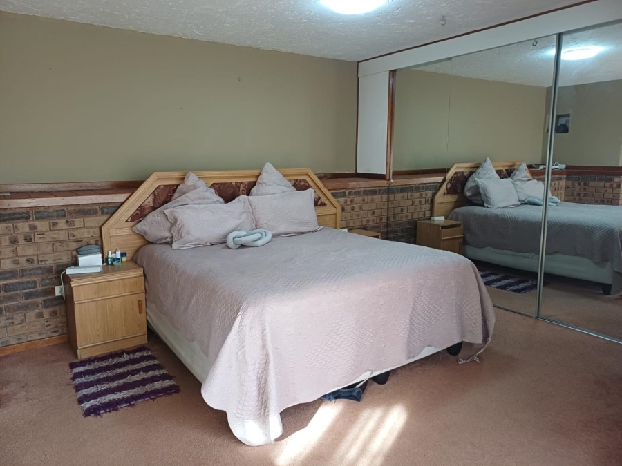 4 Bedroom Property for Sale in Glenvista Gauteng
