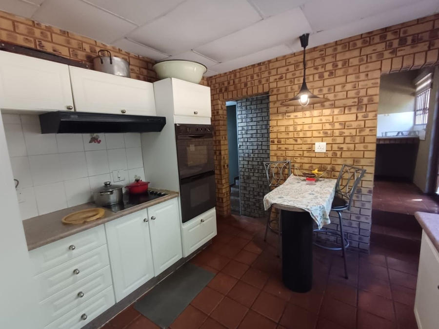 4 Bedroom Property for Sale in Glenvista Gauteng