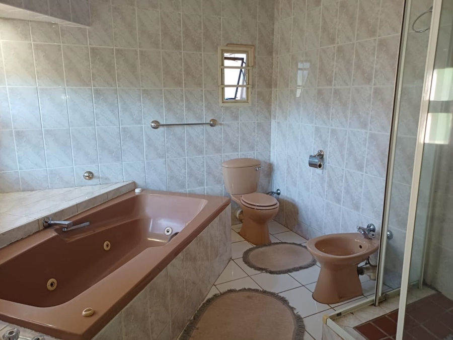 4 Bedroom Property for Sale in Glenvista Gauteng