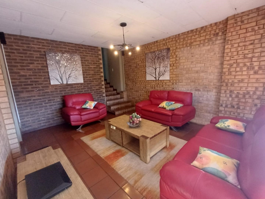 4 Bedroom Property for Sale in Glenvista Gauteng