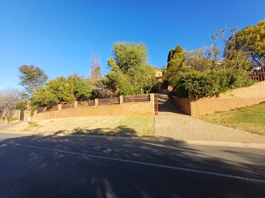 4 Bedroom Property for Sale in Glenvista Gauteng
