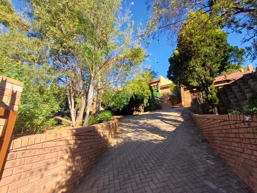 4 Bedroom Property for Sale in Glenvista Gauteng