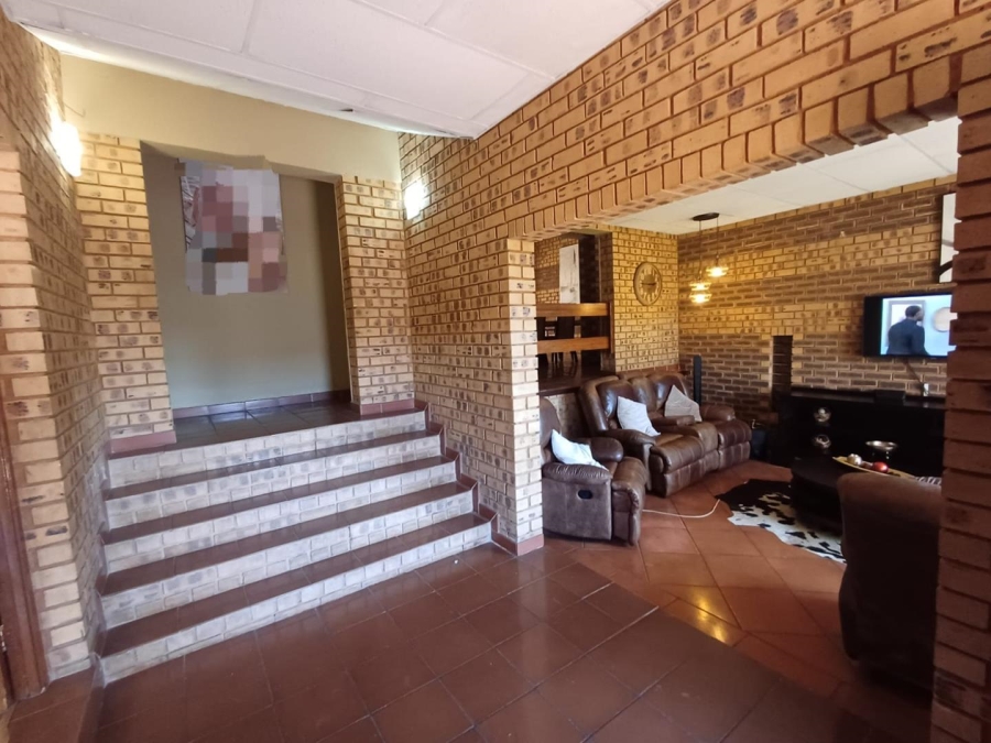 4 Bedroom Property for Sale in Glenvista Gauteng