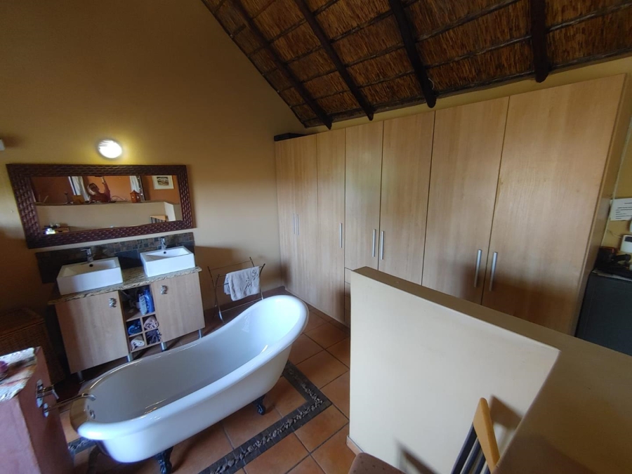 6 Bedroom Property for Sale in Mooilande Gauteng