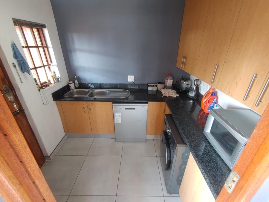 6 Bedroom Property for Sale in Mooilande Gauteng