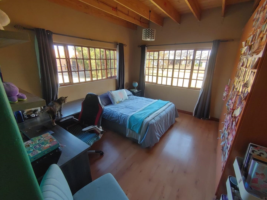 6 Bedroom Property for Sale in Mooilande Gauteng