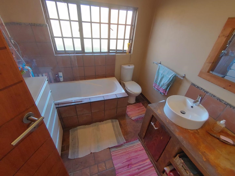 6 Bedroom Property for Sale in Mooilande Gauteng