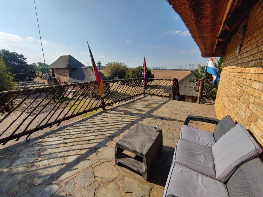 6 Bedroom Property for Sale in Mooilande Gauteng
