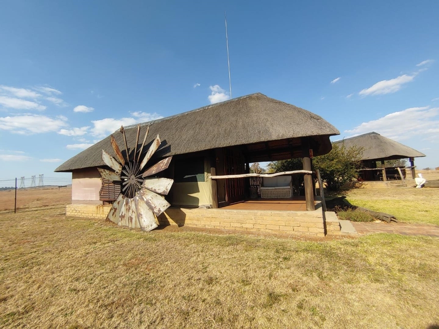 6 Bedroom Property for Sale in Mooilande Gauteng